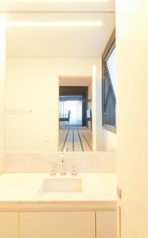 Apartamento à venda com 99m², 1 quarto e 1 vaga Apartamento à venda com 99m², 1 quarto e 1 vagaBanheiro da Suíte