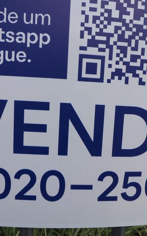 Apartamento à venda com 57m², 2 quartos e 1 vagaFachada