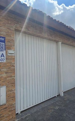 Casa para alugar com 135m², 2 quartos e 2 vagas Casa para alugar com 135m², 2 quartos e 2 vagasFachada