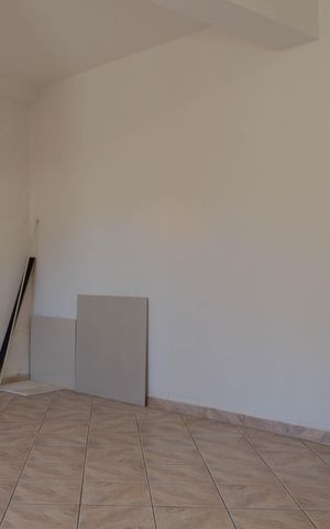 Casa à venda com 175m², 3 quartos e 2 vagas Casa à venda com 175m², 3 quartos e 2 vagasSalão inferior