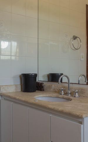 Casa para alugar com 300m², 6 quartos e 3 vagas Casa para alugar com 300m², 6 quartos e 3 vagasBanheiro