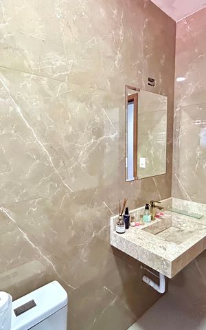 Casa à venda com 194m², 3 quartos e 2 vagas Casa à venda com 194m², 3 quartos e 2 vagasBanheiro 1