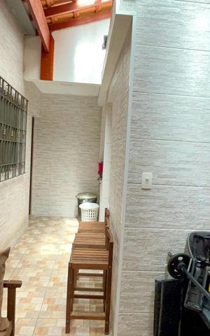 Casa à venda com 194m², 3 quartos e 2 vagas Casa à venda com 194m², 3 quartos e 2 vagasQuintal