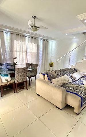 Casa à venda com 194m², 3 quartos e 2 vagas Casa à venda com 194m², 3 quartos e 2 vagasSala