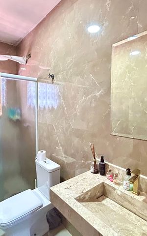 Casa à venda com 194m², 3 quartos e 2 vagas Casa à venda com 194m², 3 quartos e 2 vagasBanheiro 1