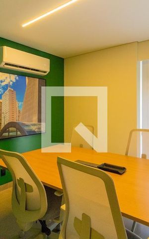 Studio para alugar com 27m², 1 quarto e sem vaga Studio para alugar com 27m², 1 quarto e sem vagaSala de reunião