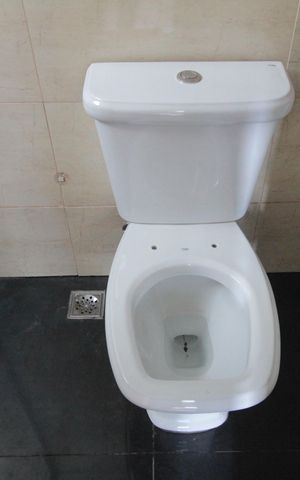 Apartamento à venda com 135m², 3 quartos e 2 vagasBanheiro da Suite