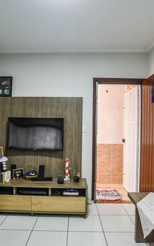 Casa à venda com 84m², 2 quartos e 2 vagas Casa à venda com 84m², 2 quartos e 2 vagasSala