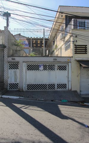 Casa à venda com 359m², 4 quartos e 2 vagas Casa à venda com 359m², 4 quartos e 2 vagasFachada