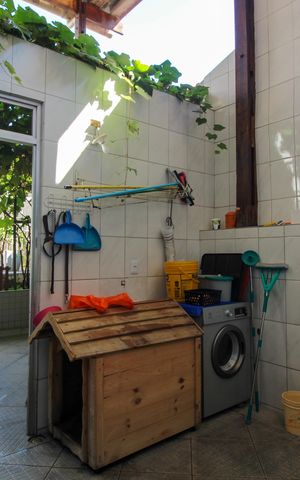 Casa à venda com 359m², 4 quartos e 2 vagas Casa à venda com 359m², 4 quartos e 2 vagasárea de serviço externa