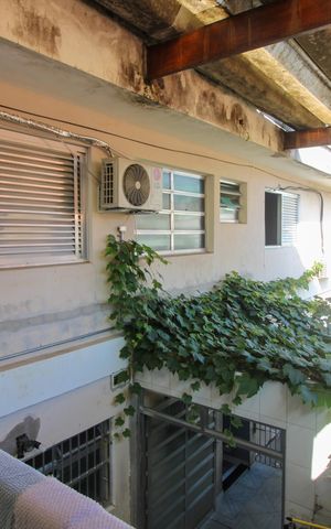 Casa à venda com 359m², 4 quartos e 2 vagas Casa à venda com 359m², 4 quartos e 2 vagasVaranda Quarto 4 Suíte