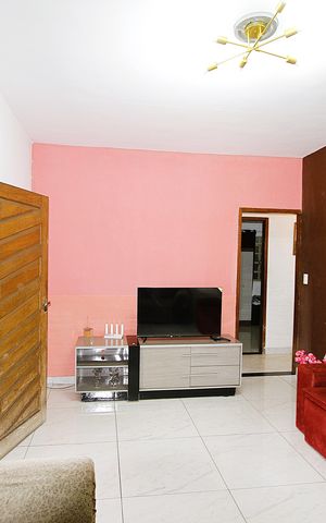 Casa à venda com 350m², 4 quartos e 4 vagasSala 