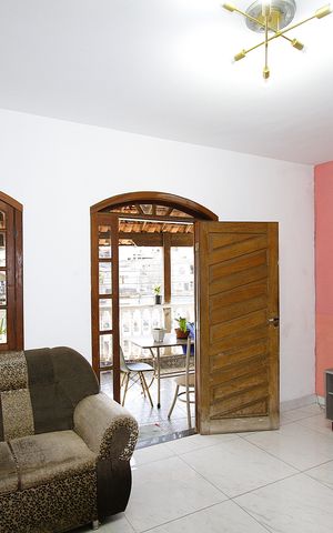 Casa à venda com 350m², 4 quartos e 4 vagasSala 