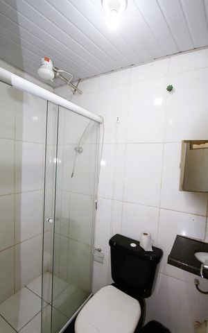 Casa à venda com 350m², 4 quartos e 4 vagasBanheiro 1