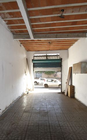 Casa à venda com 350m², 4 quartos e 4 vagasGaragem
