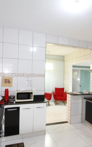Casa à venda com 350m², 4 quartos e 4 vagasCozinha 2