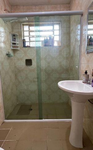 Casa à venda com 125m², 5 quartos e 2 vagasBanheiro 1