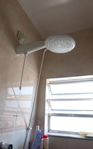 Casa à venda com 174m², 6 quartos e 2 vagasBanheiro - Casa 1