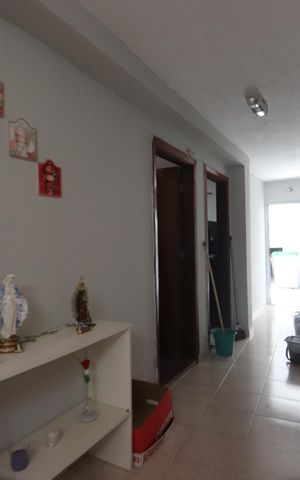 Casa à venda com 174m², 6 quartos e 2 vagasCorredor - Casa 3