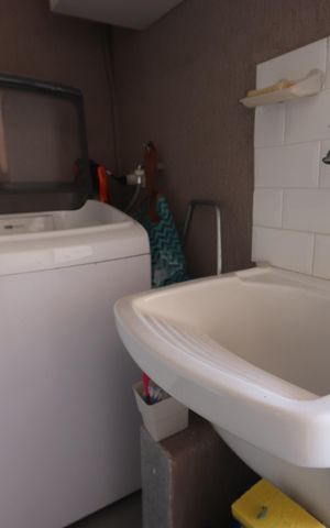 Casa à venda com 174m², 6 quartos e 2 vagasLavanderia - Casa 1
