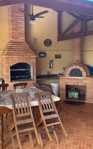 Casa à venda com 523m², 4 quartos e 4 vagasÁrea externa