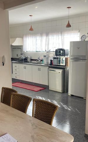 Casa à venda com 523m², 4 quartos e 4 vagasCozinha