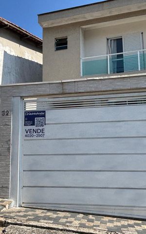 Casa à venda com 300m², 3 quartos e 4 vagas Casa à venda com 300m², 3 quartos e 4 vagasFachada