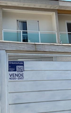 Casa à venda com 300m², 3 quartos e 4 vagas Casa à venda com 300m², 3 quartos e 4 vagasFachada