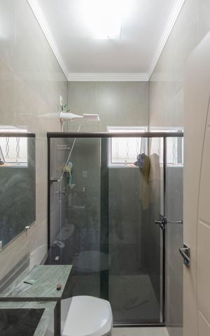 Casa para alugar com 248m², 2 quartos e 3 vagasCasa 2- Banheiro