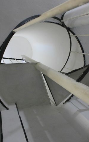 Casa para alugar com 163m², 2 quartos e 1 vagaEscada dos quartos 