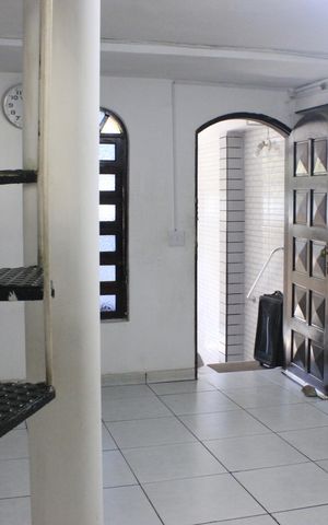 Casa para alugar com 163m², 2 quartos e 1 vagaSala 