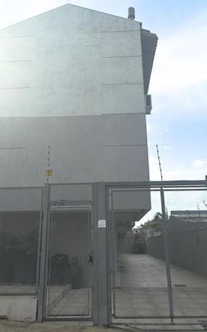 Casa de condomínio à venda com 122m², 3 quartos e 2 vagas Casa de condomínio à venda com 122m², 3 quartos e 2 vagasFachada