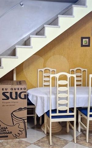 Casa à venda com 97m², 2 quartos e 2 vagas