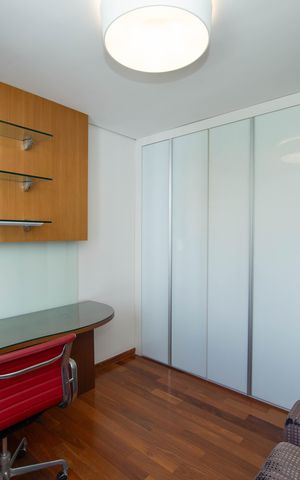 Apartamento à venda com 198m², 4 quartos e 3 vagas Apartamento à venda com 198m², 4 quartos e 3 vagasQUARTO4