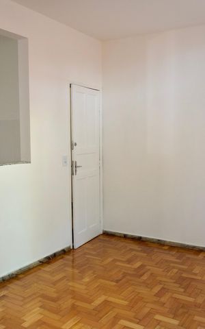 Apartamento à venda com 90m², 3 quartos e 1 vaga Apartamento à venda com 90m², 3 quartos e 1 vagaSala de TV