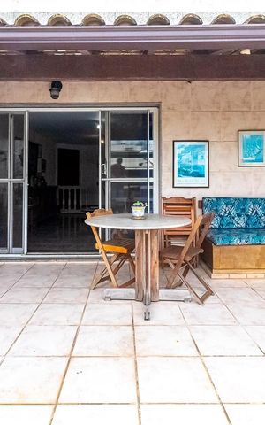 Apartamento à venda com 256m², 5 quartos e 2 vagas Apartamento à venda com 256m², 5 quartos e 2 vagasÁrea externa