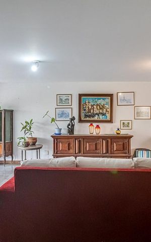 Apartamento à venda com 256m², 5 quartos e 2 vagas Apartamento à venda com 256m², 5 quartos e 2 vagasSala