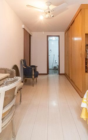 Apartamento à venda com 256m², 5 quartos e 2 vagas Apartamento à venda com 256m², 5 quartos e 2 vagasQuarto 4