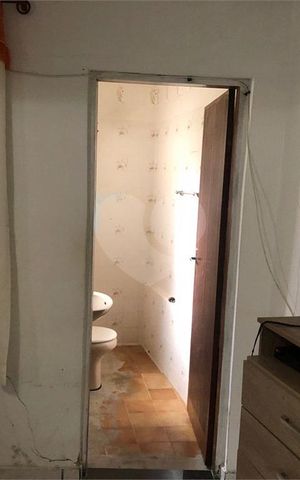 Casa à venda com 238m², 2 quartos e 7 vagas
