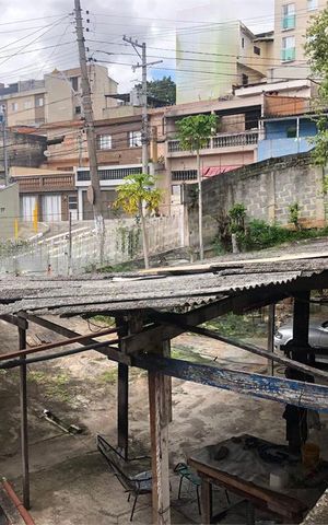 Casa à venda com 238m², 2 quartos e 7 vagas