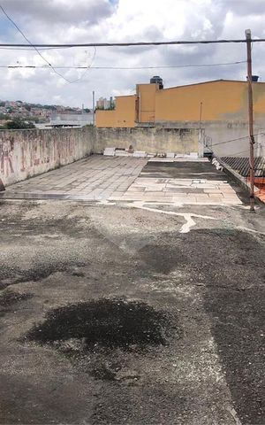 Casa à venda com 238m², 2 quartos e 7 vagas