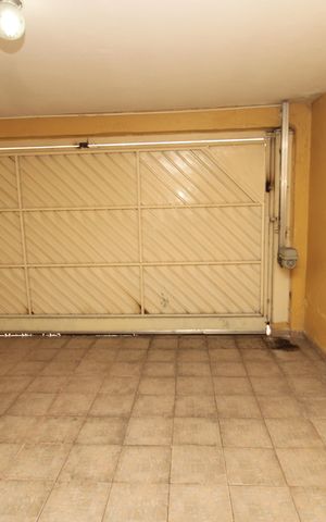 Casa à venda com 235m², 4 quartos e 5 vagasGaragem