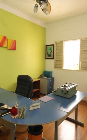 Casa à venda com 235m², 4 quartos e 5 vagasQuarto 2