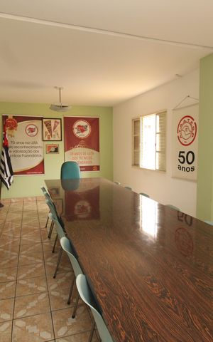 Casa à venda com 235m², 4 quartos e 5 vagasSala 3
