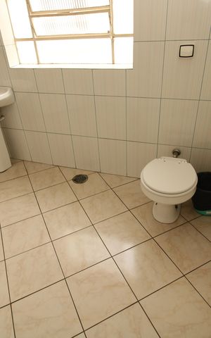 Casa à venda com 235m², 4 quartos e 5 vagasBanheiro 1