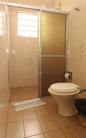 Casa à venda com 235m², 4 quartos e 5 vagasBanheiro 3