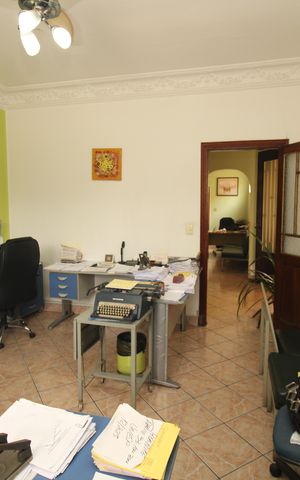 Casa à venda com 235m², 4 quartos e 5 vagasSala 2