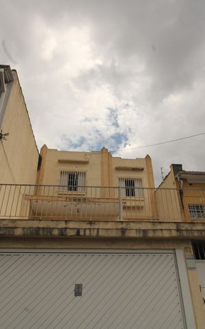 Casa à venda com 235m², 4 quartos e 5 vagasFachada