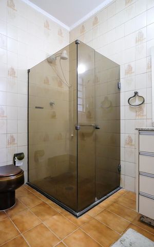 Casa à venda com 273m², 2 quartos e 1 vagaBanheiro