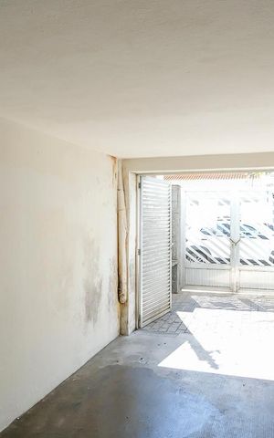 Casa à venda com 273m², 2 quartos e 1 vagaGaragem